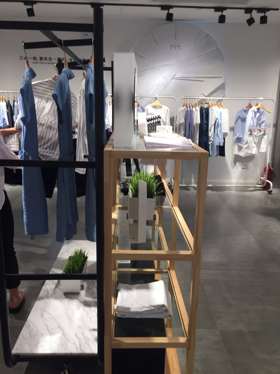 上海环球港B1麦檬女装